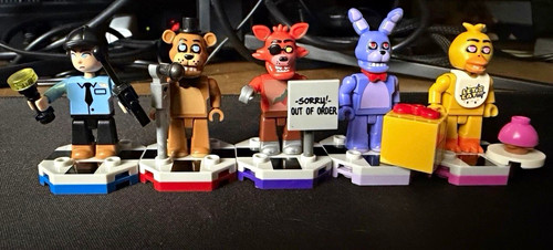 Minifigure bldr five - bldr,